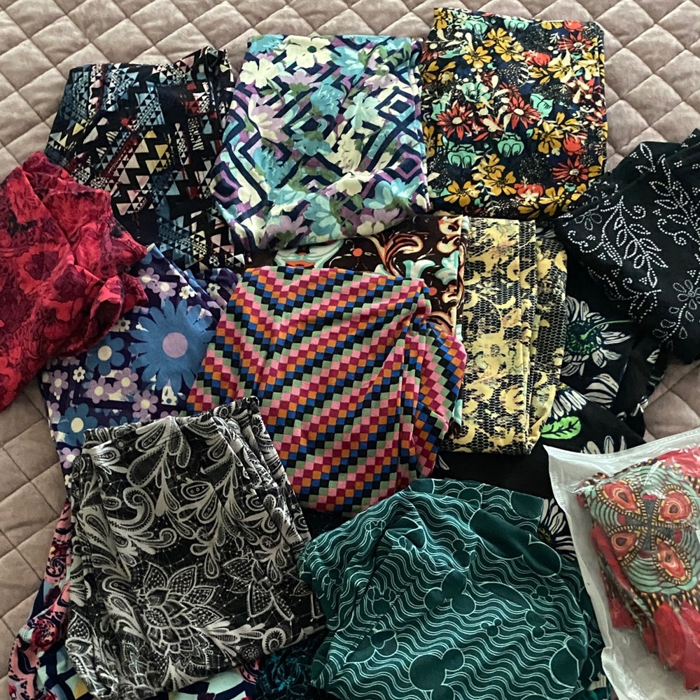 16 LuLaRoe Women's Colorful Patterned Leggings OS one size
